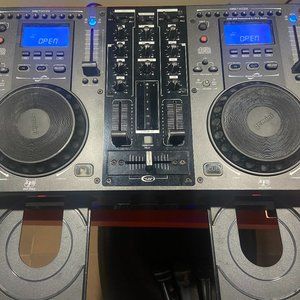 *Gemini CDM 3600 Professional DJ Workstation*